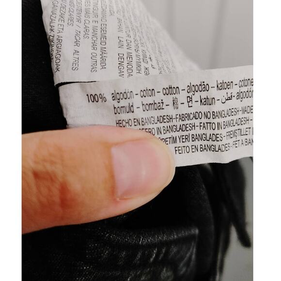 Zara Denim Jean Shorts Frayed Hem High Waist Sz 6 Black - Picture 4 of 4